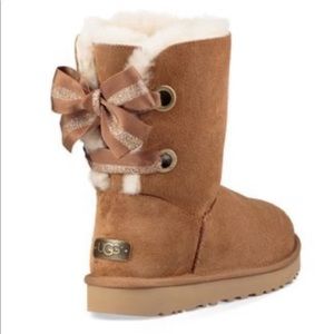 women's bailey bow round toe glitter suede & sheepskin short booties